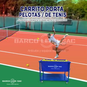 Carrito porta pelotas de tenis azul BARCO LEDS SAC sobre la cancha durante una sesión de entrenamiento.