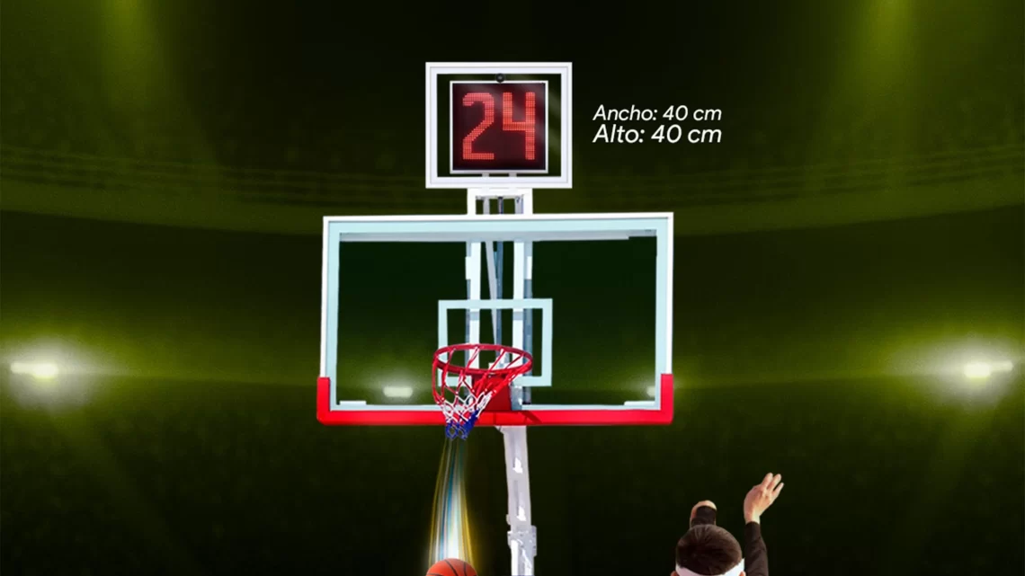 Segundero de 24 segundos instalado sobre un tablero de básquet